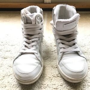 HEYDAY Athletic Shoes White w/Metallic Size 4--Vintage--Pre Owned--RARE